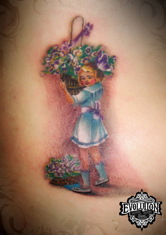 girl-with-flowers-tattoo